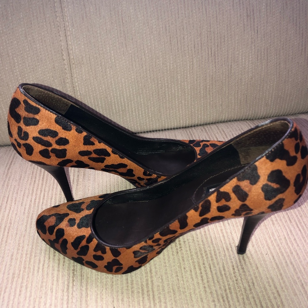 BANANA REPUBLIC MAD MEN COLLECTION ANIMAL PRINT HEELS CALF SKIN